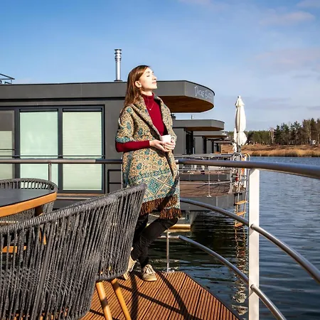 Floatinghouse Bellini Klitten